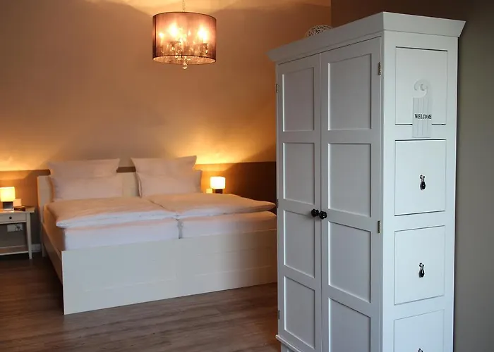 לינה וארוחת בוקר Willebuhr 3*